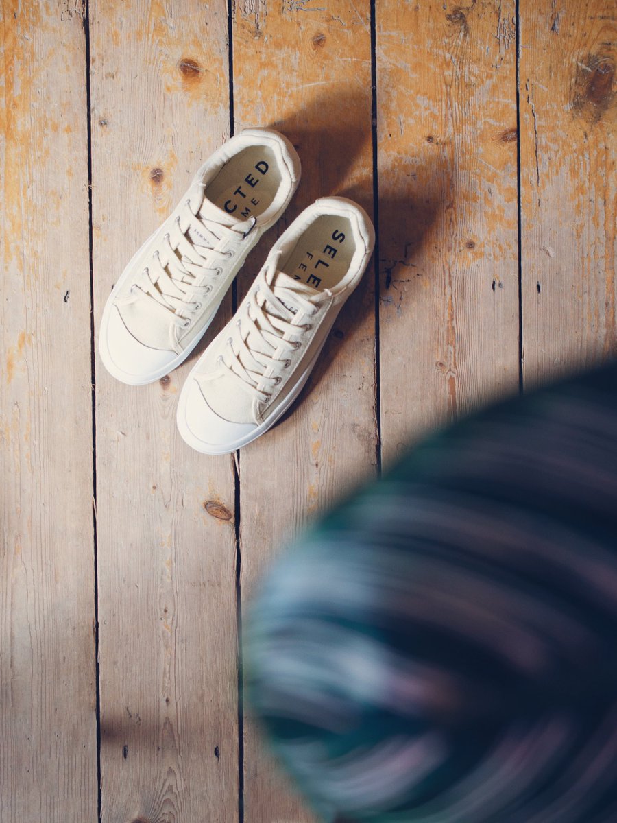 I don’t know about anyone else but I’m living in my #trainers at the moment! Currently ❤️ these #pumps from <a href="/SELECTED_FH/">SELECTED FEMME/HOMME</a> Soooo #comfy, go with anything and are perfect for spring/summer.
Tbh anything that’s easy to wear gets a thumbs up from me👍🏻 
#shopsmall #shopindie #settle