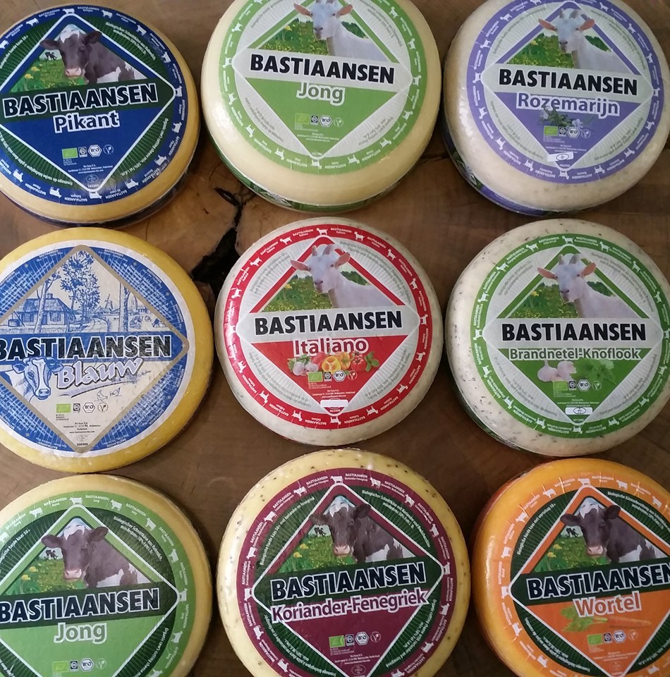 UwStadsboer's tweet photo. De biologische melk van Uw Stadsboer-Sjoerd wordt in Rouveen verwerkt tot heerlijke biologisch kaas. Deze verkopen wij in de winkel of kunt u bestellen op https://t.co/Wg4YMdJtAp #bio #kaas #lokaal https://t.co/LXwgrI8yOw