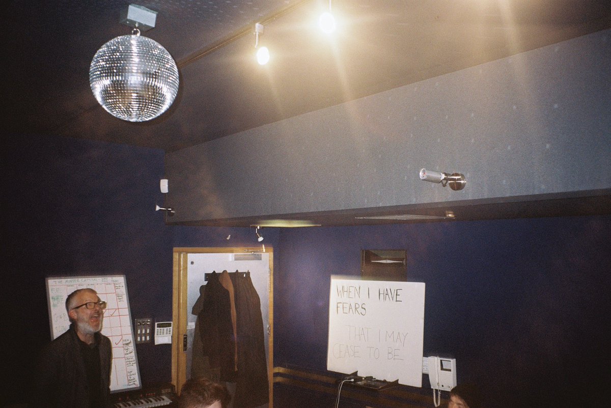 A beautiful thing about working w/  Flood was he understood the pictures we tried to paint.

I told him that I wanted the bass replicate the sound of a Toyota Corolla revving it’s 30 year old engine on a boat far off at sea. 

We found the tone. 

GPB

#TimsTwitterListeningParty