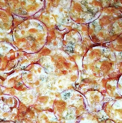 tastevantours's tweet photo. @BowenPizzaCo is currently open with a limited menu amidst the COVID-19 pandemic, serving delicious pizzas within the Lonsdale Quay! With a tasty selection of pizzas for plant-based diets, meat-lovers, and anyone in between, they're a great place to check out! https://t.co/wqFPaWRJlI
