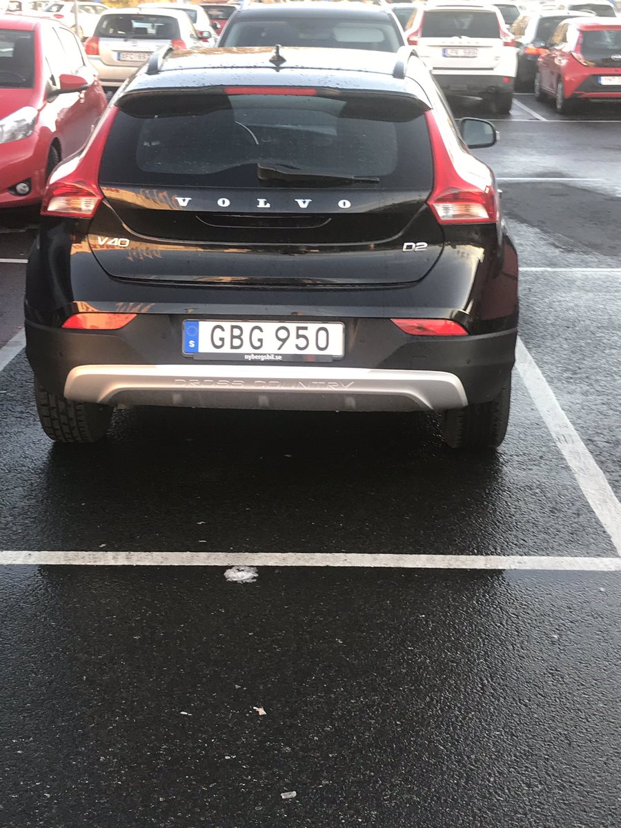 SebaGuss's tweet photo. Jakten på nummerplåtar fortsätter. Nu till mardrömsplåten: https://t.co/OZRWKjA78k