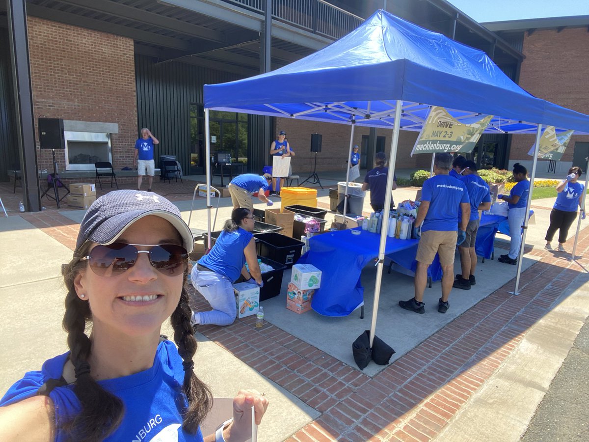 allicmain's tweet image. The party is rockin at @MeckChurch as we collect donations for @HopeVibesCLT today till 5! Bring some hygiene items to serve the homeless community here in Charlotte!!