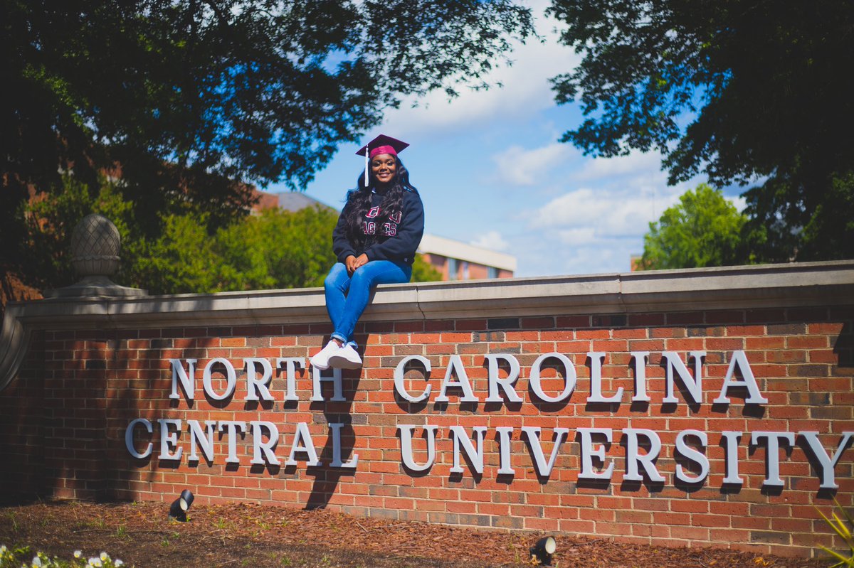 _Tiffaney15's tweet photo. Thanks be unto God. I’m a college graduate.🦅 This Eagle has left the nest. #NCCU2020 💗 https://t.co/viGqavF28c