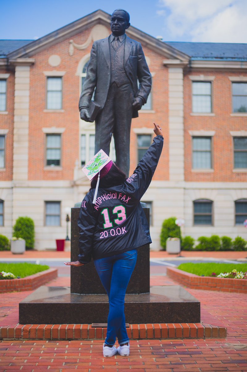 _Tiffaney15's tweet photo. Thanks be unto God. I’m a college graduate.🦅 This Eagle has left the nest. #NCCU2020 💗 https://t.co/viGqavF28c