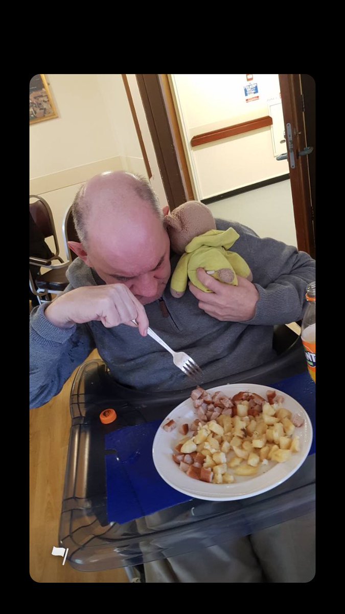 MBreenSmyth1's tweet photo. It takes a lot more than a pandemic to keep our man Seamus Smyth in Castlehill Nursing Home from his tractors and his sausage and chips. #SisterDuties #SocialDistanceDelivery #LockdownTreats https://t.co/Xpfr2V7n2o