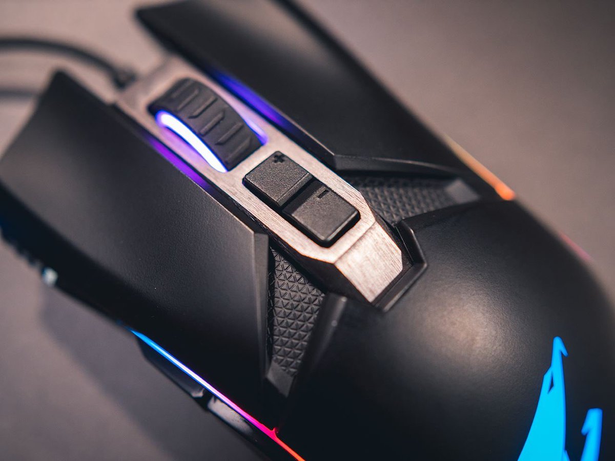 aorus_es's tweet photo. AORUS M5 🤤 el ratón para jugar con velocidad y conveniencia 🤗
#aorus #teamupfighton #gigabyte #gigabytemouse #aorusmouse #aorusM5 https://t.co/34Ulln25b8