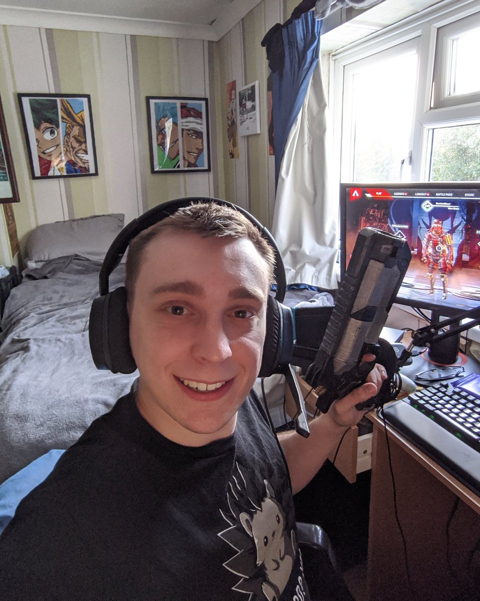 Bamb00beast's tweet photo. Apex Session we've all been waiting for is here finally 😁 You Know you have wanna come watch https://t.co/cou1lpm5O2 and come say Hi 🎮🔥 Hope you're all keeping safe and sound, take care out there and see ya soon 🥰 #streamsession #newfollowers #roadto700 #apex #twitch https://t.co/gQlaiXCicH