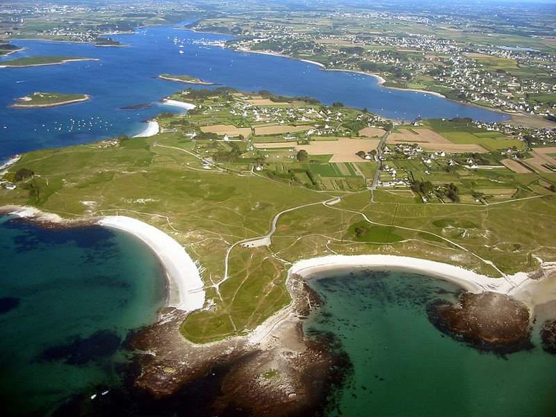 KatellOGOR's tweet photo. 20 000 km de côtes,
871 communes littorales, 4753 communes à moins de 30 km de la mer. Pour ces habitants la mer est VITALE ! Pour nous #bretons, les communes littorales c le 1/4 de la Bretagne pas moyen de faire 2 km sans la voir #rendeznouslamer #plagedynamique https://t.co/WprDlfywLW