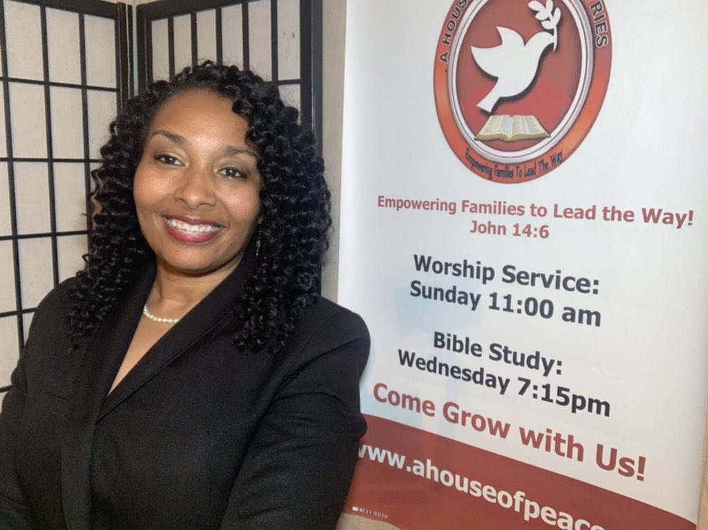 conda_ross's tweet photo. Awesome service @ahouseofpeace! I love my church family!! Sermon: under construction Philippians 3:1-11 #AHOPM #coachconda #grace https://t.co/AnT4Ap67Jm