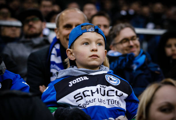 Bundes_Arabic's tweet photo. 3 مايو 1905 📆

- في مثل هذا اليوم قبل 115 سنة تم تأسيس نادي أرمينيا بيليفيلد 🔵⚪⚫

#DieArminen #DieBlauen https://t.co/7Jjffrgp2L