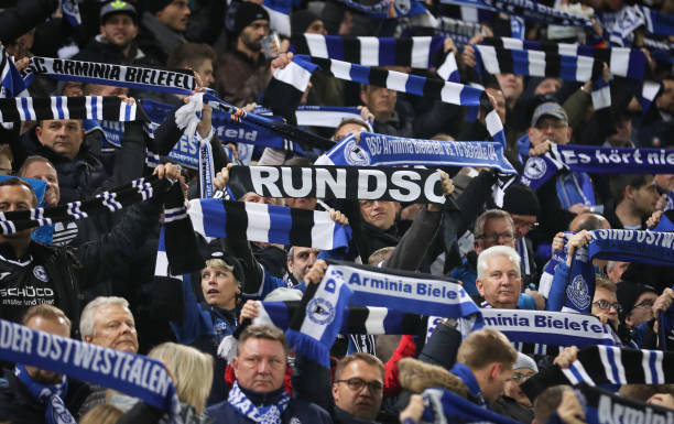 Bundes_Arabic's tweet photo. 3 مايو 1905 📆

- في مثل هذا اليوم قبل 115 سنة تم تأسيس نادي أرمينيا بيليفيلد 🔵⚪⚫

#DieArminen #DieBlauen https://t.co/7Jjffrgp2L
