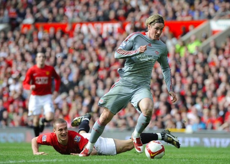 Nemanja Vidic, always on the floor. A thread exposing the most overrated defender in Premier League history