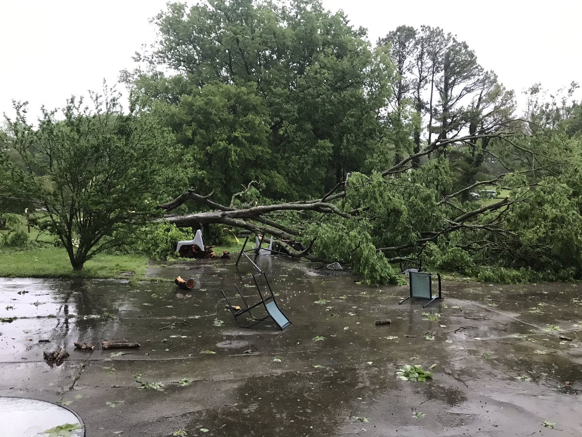 Huge trees down in Brentwood, just south of old hickory blvd, off MeadowLawn drive &amp; concord rd. #tspotter <a href="/NashSevereWx/">NashSevereWx</a>