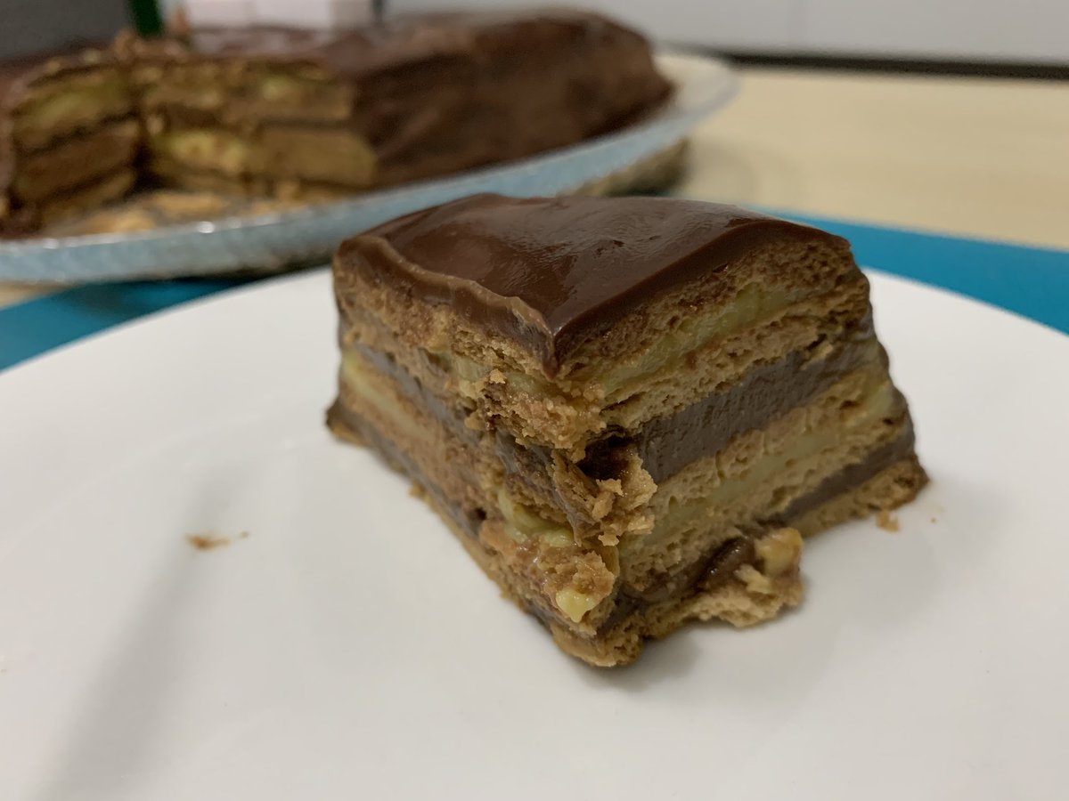 ¡¡Muchas gracias a todos los que me habéis felicitado 🥰!!
Llega la hora de probar la tarta de <a href="/LioVlogs/">Lio Vlogs</a> 

PD: Si sobrevivo nos vemos más tarde en Twitch 😁 y os invito a un trocito jaja