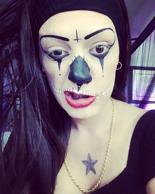 Can we all take minute and appreciate my use of eye liner🤘 https://t.co/Ac3DbABkOL