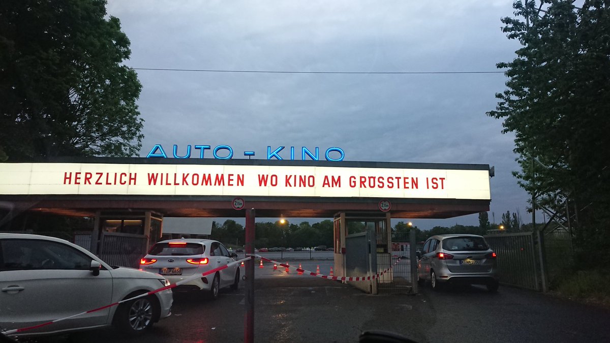 stefan_shepherd's tweet photo. First time in years at the Drive-In here in Cologne...
And not for a car-themed movie in an even longer time! 😱
/w @NikkiFawks (his first time! #deflowering)
...last time I remember the drive in being that full was when #FnF5 premiered! https://t.co/FSAVSpPw9G