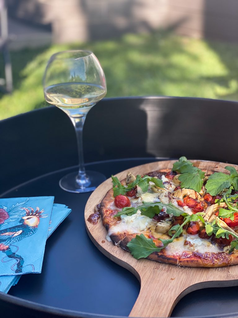 Pizza and sun. A perfect day ❤️