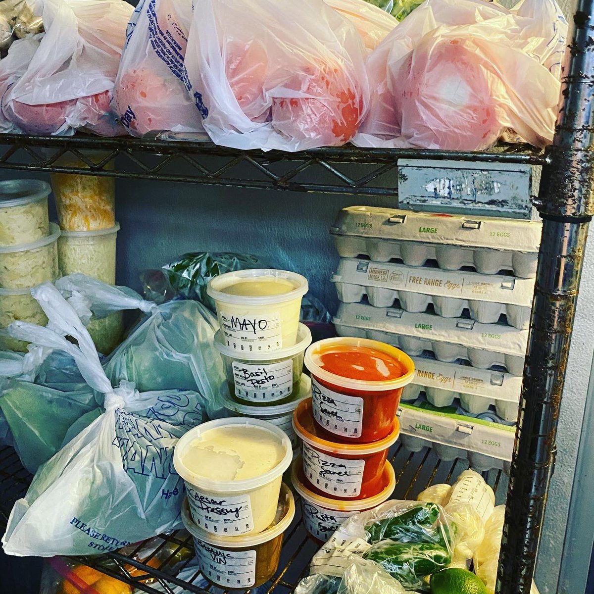 3monkeysstl's tweet photo. #threemonkeysmarket is off with a bang!  Great 1st week of groceries!  Contactless pickup 2x weekly. Over 150 items  https://t.co/X8qp22wk0X -> 3 monkeys market to order https://t.co/isRSWCosl2