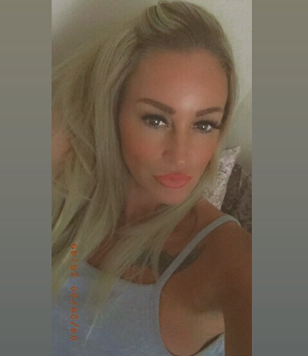 Linzilimelight's tweet photo. #lockdownselfies #stayhome #staysafe #StayConnected 😷 https://t.co/dXLYYqLq1q