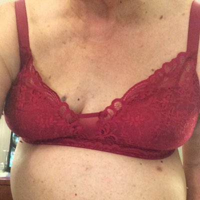 Rachel on Twitter: "#NewProfilePic No padding in my bra - those are my