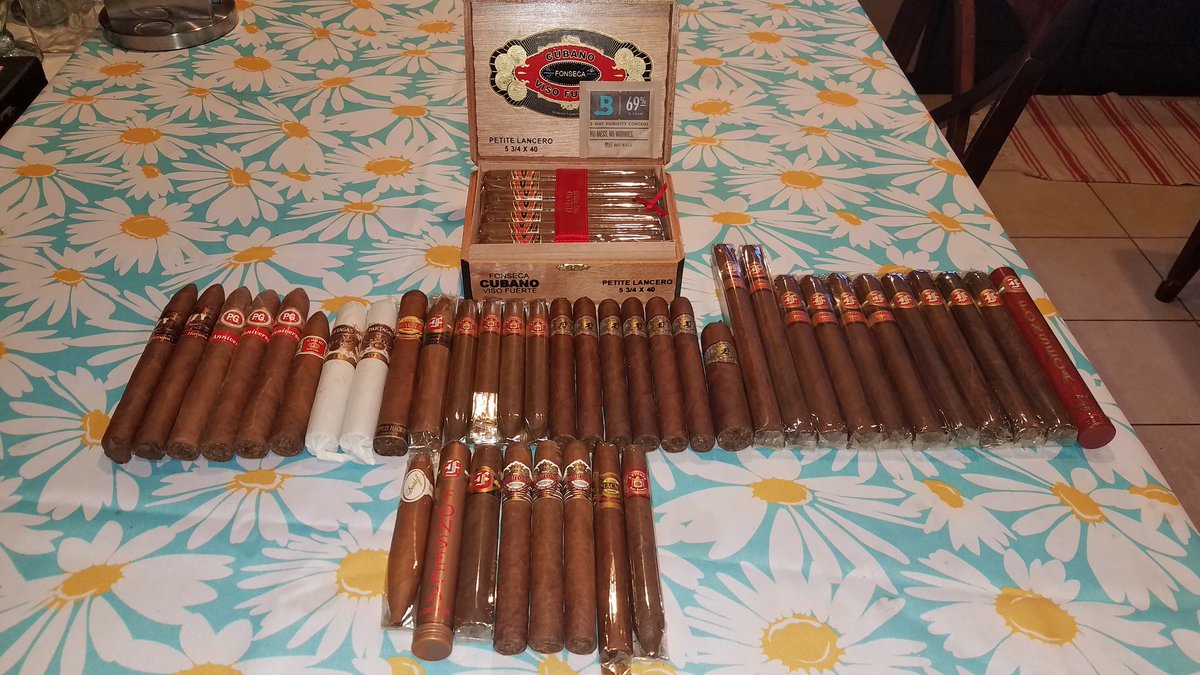 PuffSmokeNAsh's tweet image. Here are some 2008 Vintage cigars I just received from the man himself 🙏🙏💥👊😎 @The_DonFonseca 
#VaultCollection @UncleMax313 @writercimasuda @RobbieM93927968 @keepmovin2020 @CigarChairman @ChacocII @Constan70997526 @MikeyGio85 @Mack280 @tahececlayborn @VIPvinnyD @arithapoet
