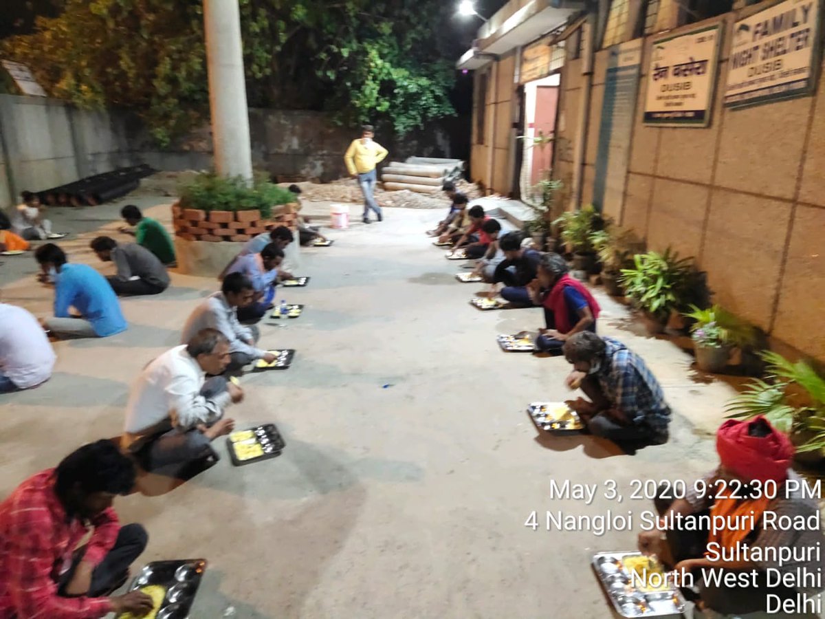 SafeApproach's tweet photo. @SAFEAPPROACH served #food to #homeless and #daily wages #labours in #delhi

#coronavirus #CoronaWarriors #Lockdown2 #hunger #IndiaFightsCOVID19 #charity # https://t.co/iUmNfnogK3
