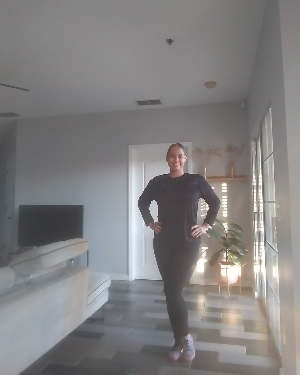 Llegué a una bonita conclusión: Somos viajeros del tiempo. Venimos a aprender, compartir, a tocar almas. A dar amor y amarnos. A transformarnos y partir sin apegos.

Hoy con Dios. Mañana con Dios. Siempre con Dios.