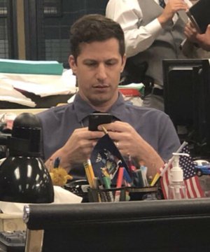 dailybrooklyn99's tweet photo. thinking about how one day we're gonna see the last ever episode of broolykn nine nine and how it'll be the last time we get to see all our favourite characters together https://t.co/5lu8KzVzpC