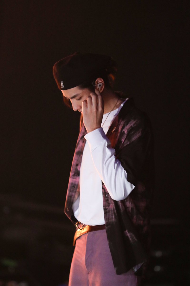 dramapotatoes's tweet photo. #KrisWu’s studio shares rehearsal pics of the artist, who is said to be appearing as a guest mentor on #Chuang2020 / #ProduceCamp2020

#吴亦凡 #wuyifan https://t.co/idt7iFW3om