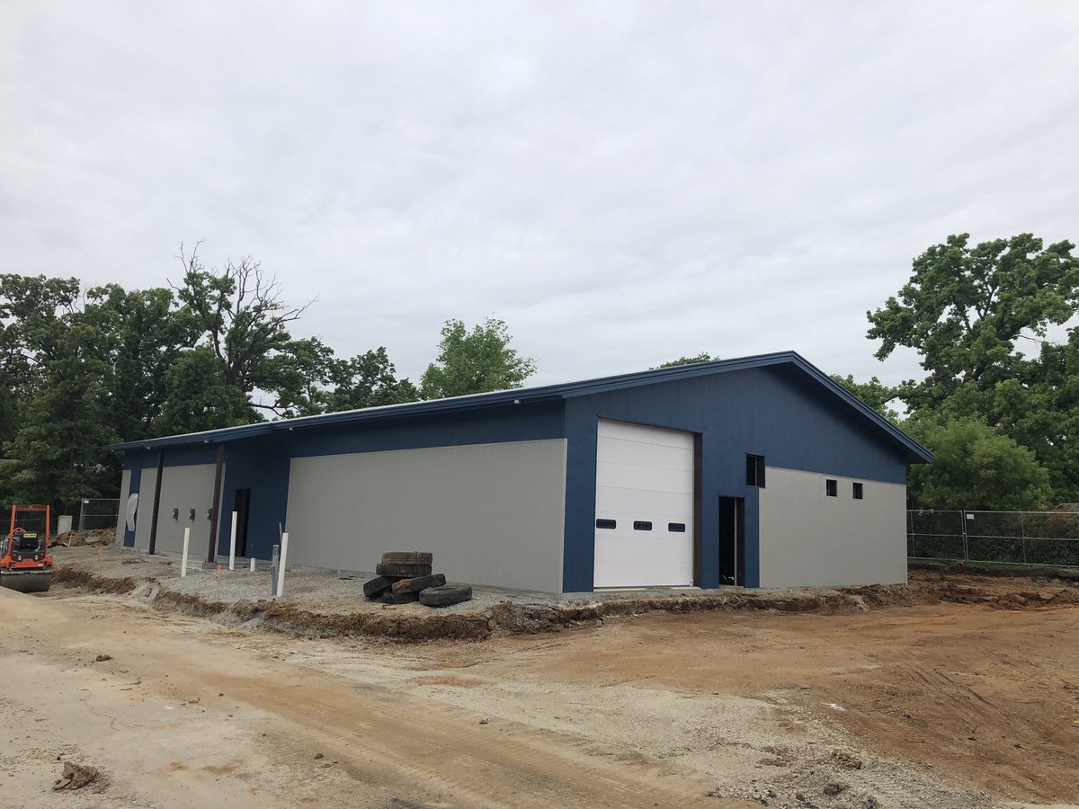 chuck_mccauley's tweet photo. Tremendous progress since my December pictures on our new Agriculture Building and Press Box! ⁦⁦⁦@BPSDBruins⁩ ⁦@bhsbruin⁩ #bvillebruWin ⁦@Martin_Jones91⁩ ⁦@Aclaussen1Alex⁩ ⁦@coachjsport⁩ ⁦@BruinsAthletics⁩ https://t.co/6f1ShjREhk