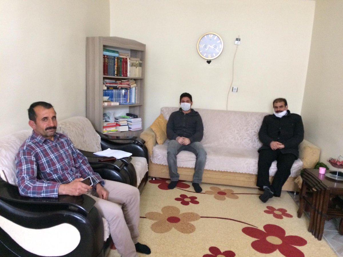 OvaSehit's tweet photo. Köy çocuklarımıza deneme ve testlerini evlerine bırakarak, eba tv takipleri, eba ya girip giremedikleri hakkında bilgi aldık. @Buöğrencilerbizimherşeyimiz
@ziyaselcuk
@RahmiGuney
@bingolmem 
@yilmaznazif
@Maliyldz12 
@KarliovaMEM 
@Asevimkulfani https://t.co/fg0PkDorKS