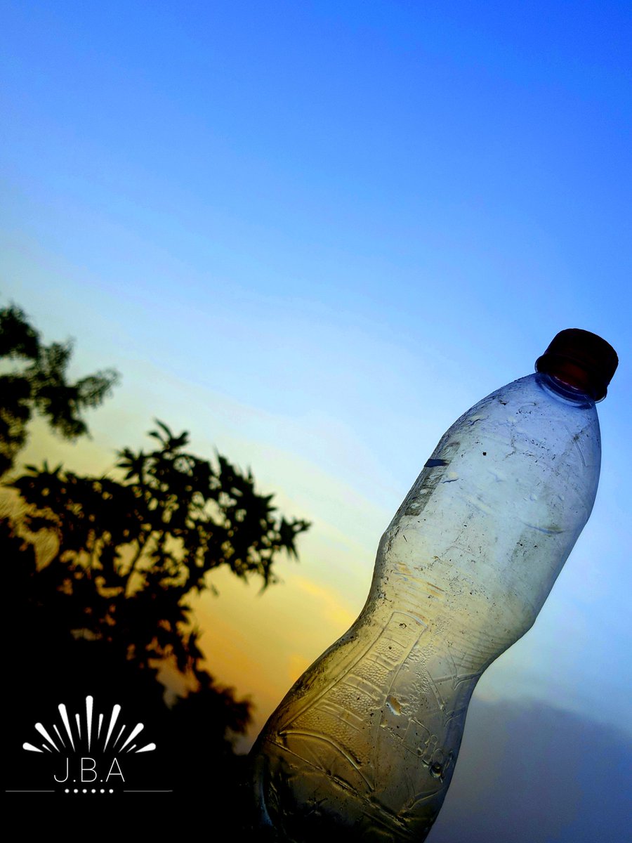 oitomhen's tweet image. Good night all.
#urbanphotography #streetphotography #urbex #buildinggraffiti #shoot2kill #graffitiart #streetmobs #instagraffiti #urbanandstreet #guerillaart #urbanromantix #spraypaint #urbanphoto #wallart #streettogether  #streetart #streetartistry #streetexploration