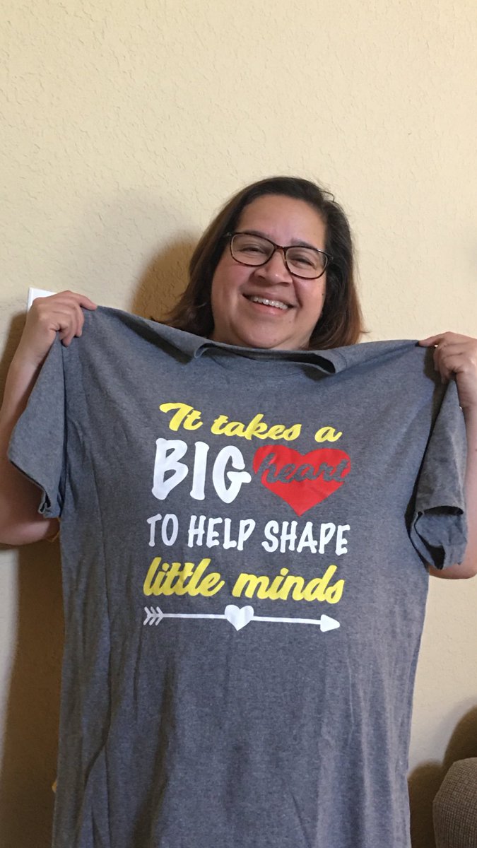 texasmom1's tweet photo. Thank you so much @NISDHowsman for the gifts.  Howsman PTA, you rock! #HowsmanLegends #NorthsideStrong #TeachersCan #HowsmanStrong @RSGuajardo @DeliaMo56350838 https://t.co/PYRFdCD26b