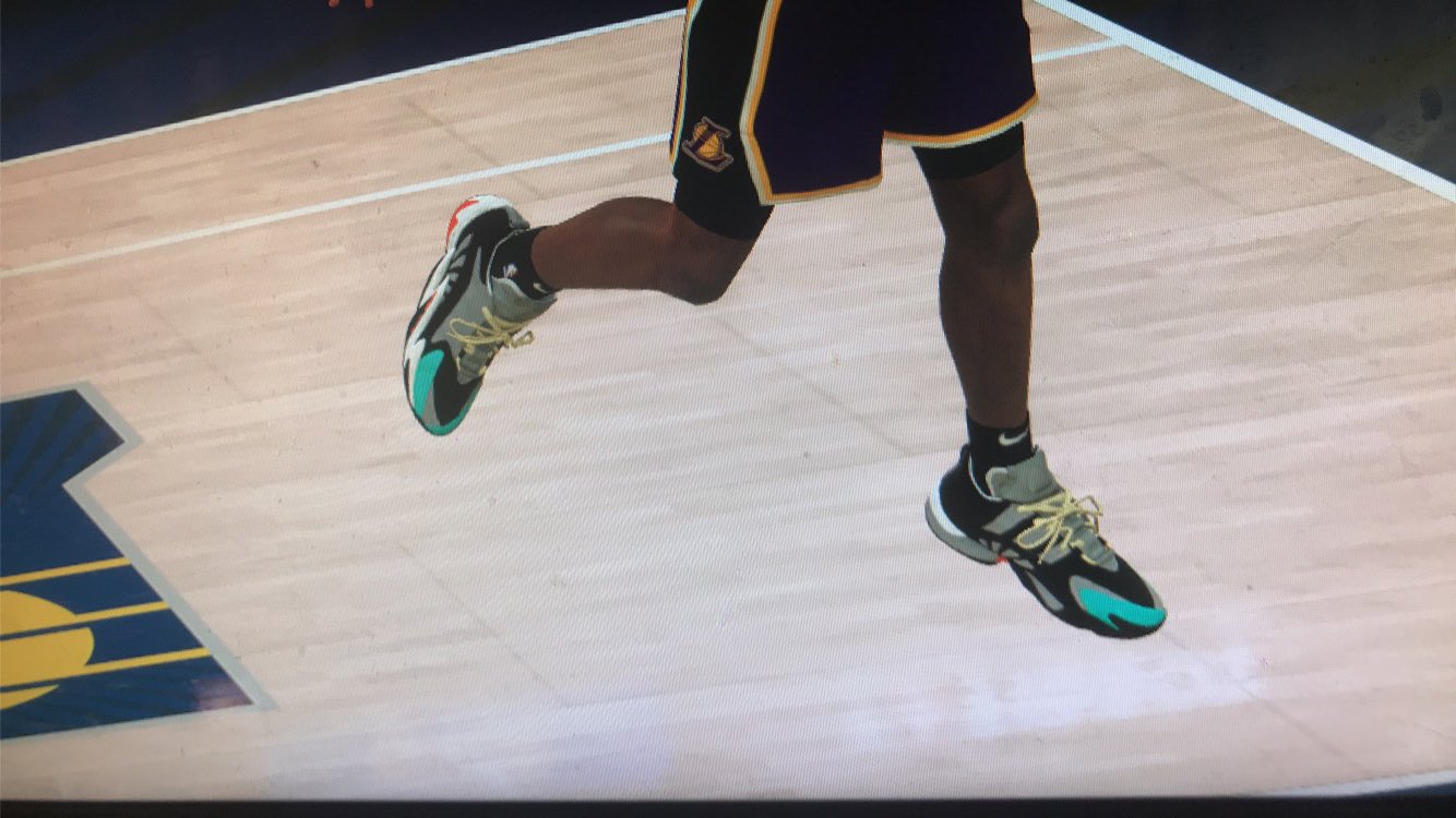 nmd_r1 stlt parley primeknit