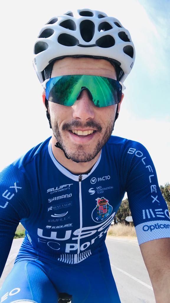 Día 3 de mayo (y2) Alicanteconelplatogrande.com

4️⃣ Abren la puerta al pelotón profesional alicantino. <a href="/RafaVallsFerri/">Rafa Valls Ferri</a> <a href="/Raul_Rico1/">Raul Rico</a>, <a href="/Manuelpenalver0/">Manuel Peñalver</a>, Raúl Alarcón y <a href="/EusebioPascualB/">Eusebio Pascual</a>  <a href="/Fund_Benicadell/">Fundación Benicadell</a>
@w52fcporto <a href="/BurgosBH/">Burgos Burpellet BH</a>
<a href="/BahrainMcLaren/">Team Bahrain McLaren</a> 

alicanteconelplatogrande.com/2020/05/03/abr…