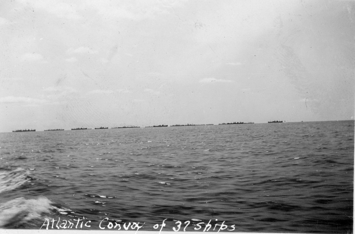 MarineRoyaleCan's tweet photo. 28 Mai 1945 #BatAtl75 â LâAmirautĂ© met fin aux convois sur lâAtlantique & la MĂ©diterranĂ©e, dans le golfe du Mexique, sur les mers du Nord, Baltique, Noire, Rouge & le Saint-Laurent. Les navires allument les feux de navigation, les convois brillent de tous leurs feux. @RLitwiller https://t.co/efjQ7FLDYy