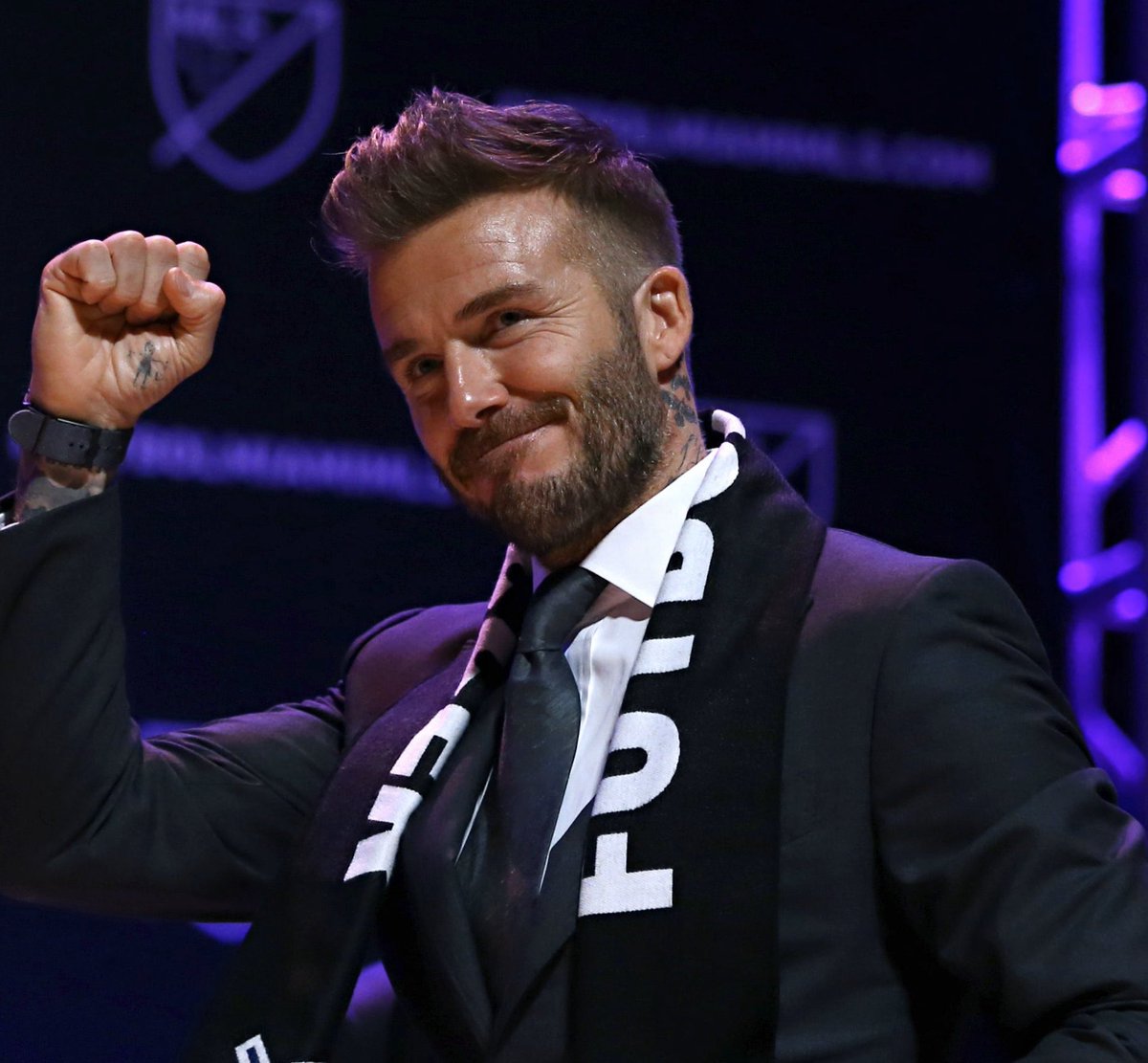 EspnOriginals's tweet image. Ayer fue el cumpleaños de #DavidBeckham y nosotros lo celebramos con su aporte al crecimiento del fútbol en la ciudad de Miami. Un reportaje especial de #Directamente y @EspnOriginals nos cuenta parte de esta historia y su rol en este projecto.

instagram.com/tv/B_vP0TgH26O…