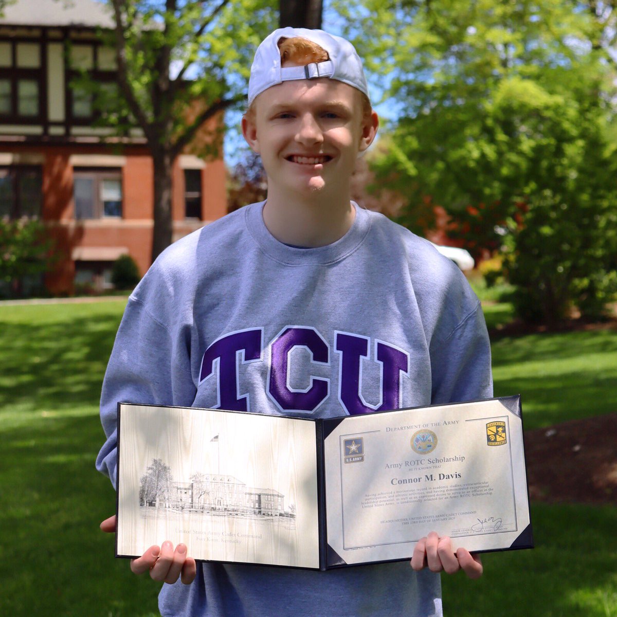 MJBrownDavis's tweet photo. Committed to @TCUArmyROTC @ArmyROTC 💜🐸 https://t.co/JqlZmlfra7
