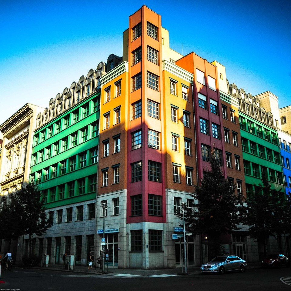 AdjayeAssoc's tweet photo. Ode to a Master: Celebrating Aldo Rossi who was born on this day in 1931! #aldorossi #aldorossiarchitect 

Photo Credit: @mondadoriportfolio #mondadoriportfolio @flickr @larepubblica https://t.co/VFAjY1icI9