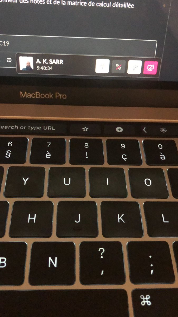 Bon bientôt 6h de communication... je suis en pls... un #hackhaton c’est cool mais ...😴