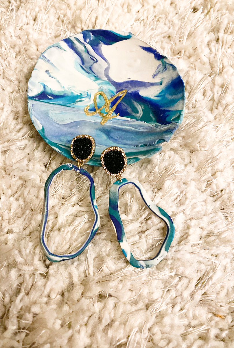 actavs's tweet photo. Quarantine Crafts! Handmade these clay earrings last night. I’ve been trying out new 3D shapes and colors recently and think that these are some of my favorites! Let me know what yall think. See the rest on my Etsy -link in bio- https://t.co/GxWmdsQwPg