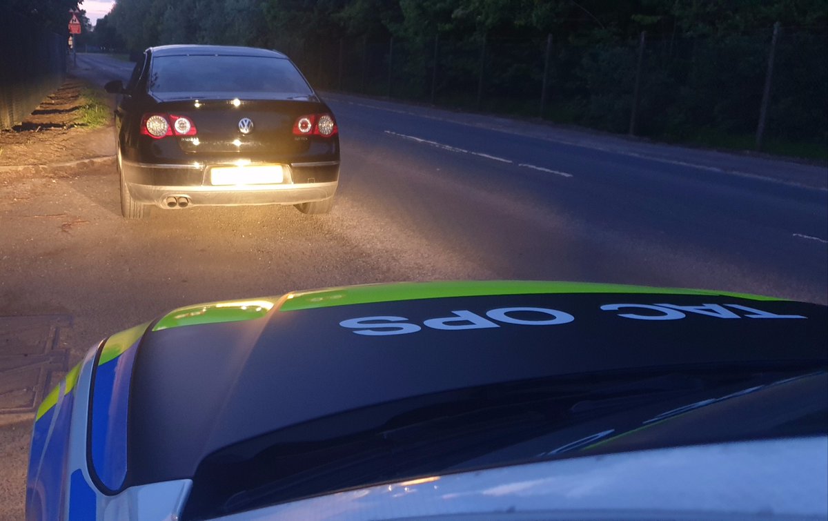 LancsRoadPolice's tweet photo. #HO75 stopped to take a photo of the sunset this evening, unfortunately this vehicle drove past and showed no insurance at the same time.  Vehicle stopped and seaized S165 and driver reported for offence. @lancspolicetacops #T2TacOps https://t.co/uNkXahMpjF