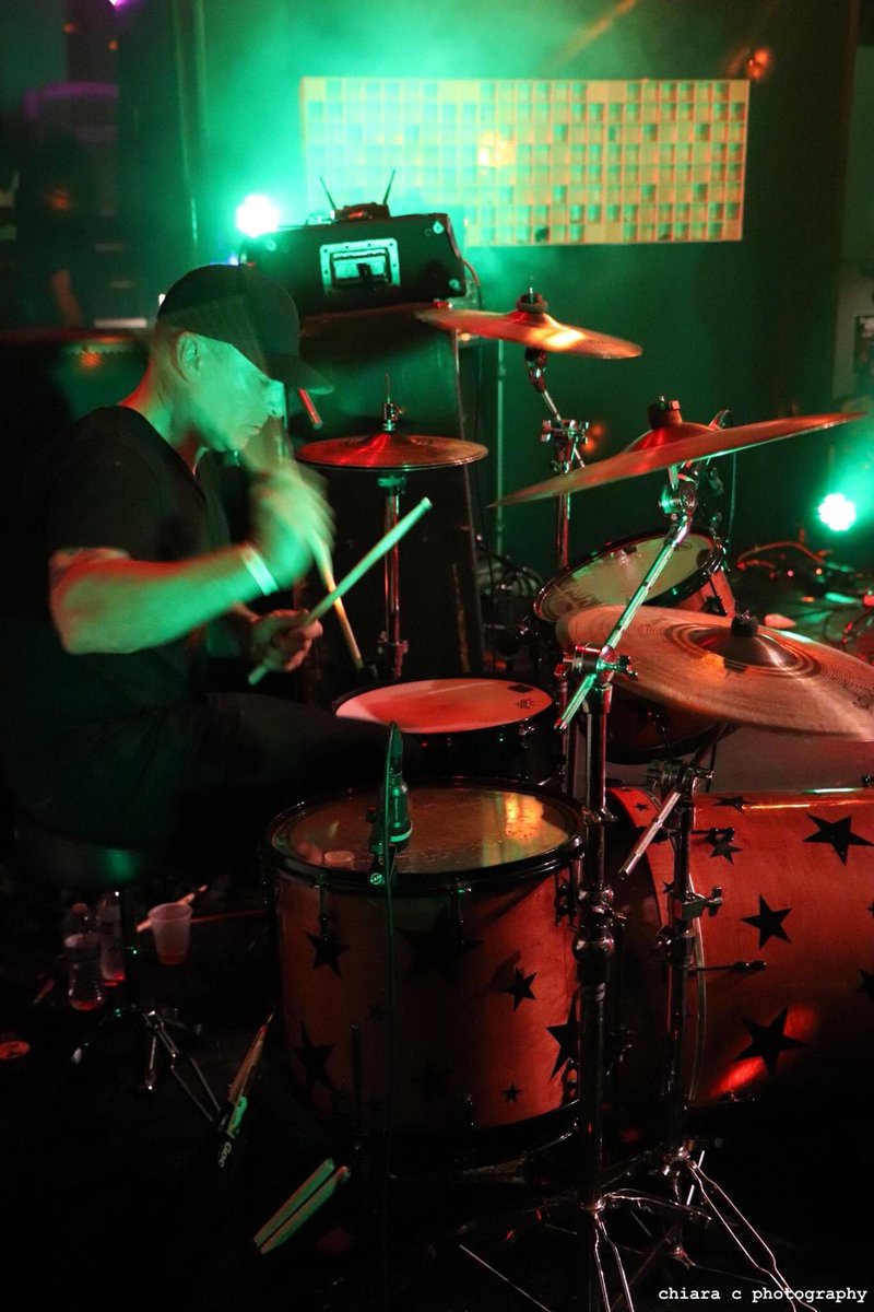 tsunamibombband's tweet photo. Gabe on his classic kit at the #AlternativeTentaclesFest last Fall! 📸: @chiaracphoto #tsunamibomb #druma #drummer #gabelindeman #saludacymbals #truthcustomdrums #concerts #cornerstoneberkeley #music #musician #punk #punkrock #punkband https://t.co/jxDIoYyAso