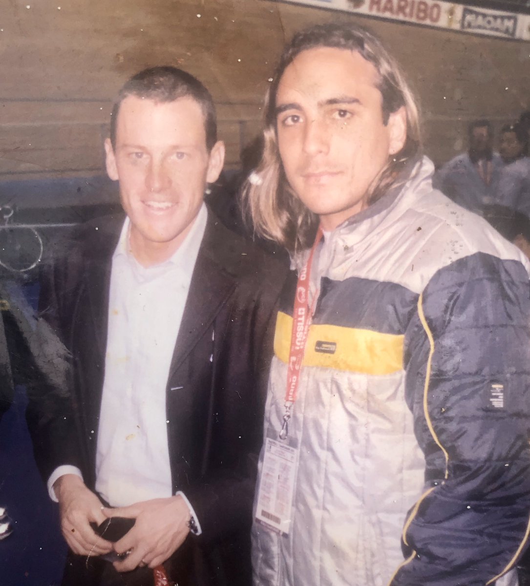 mario_sabato's tweet photo. Recuerdo del Mundial de Pista 2001 con la visita de Lance Armstrong!!! Qué opinión tienen sobre él??? https://t.co/f1APBFEhud