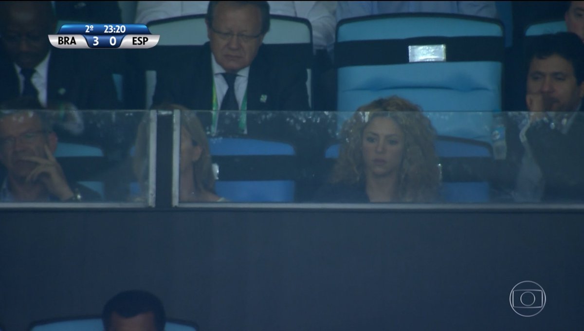 SuzanoVieiro's tweet photo. Shakira: prepara o jatinho, vamos embora mais cedo
#Final2013 https://t.co/UsCixTMOCz