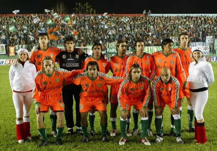 FormacionesB's tweet photo. 2005 Copa Sudamericana
Civelli, Barbosa, Sanguinetti, Giménez, Cervera, Barraza, Bilos.
Bujan, Leiva, Fernández, Garrafa Sánchez 🇳🇬 https://t.co/Hbqiximj5H