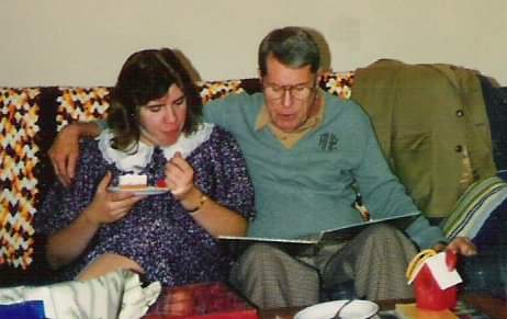 Jmp39264671's tweet photo. @AJulyChristmas Dad reading me Twas The Night Before Christmas. https://t.co/4pKhQCsH9R