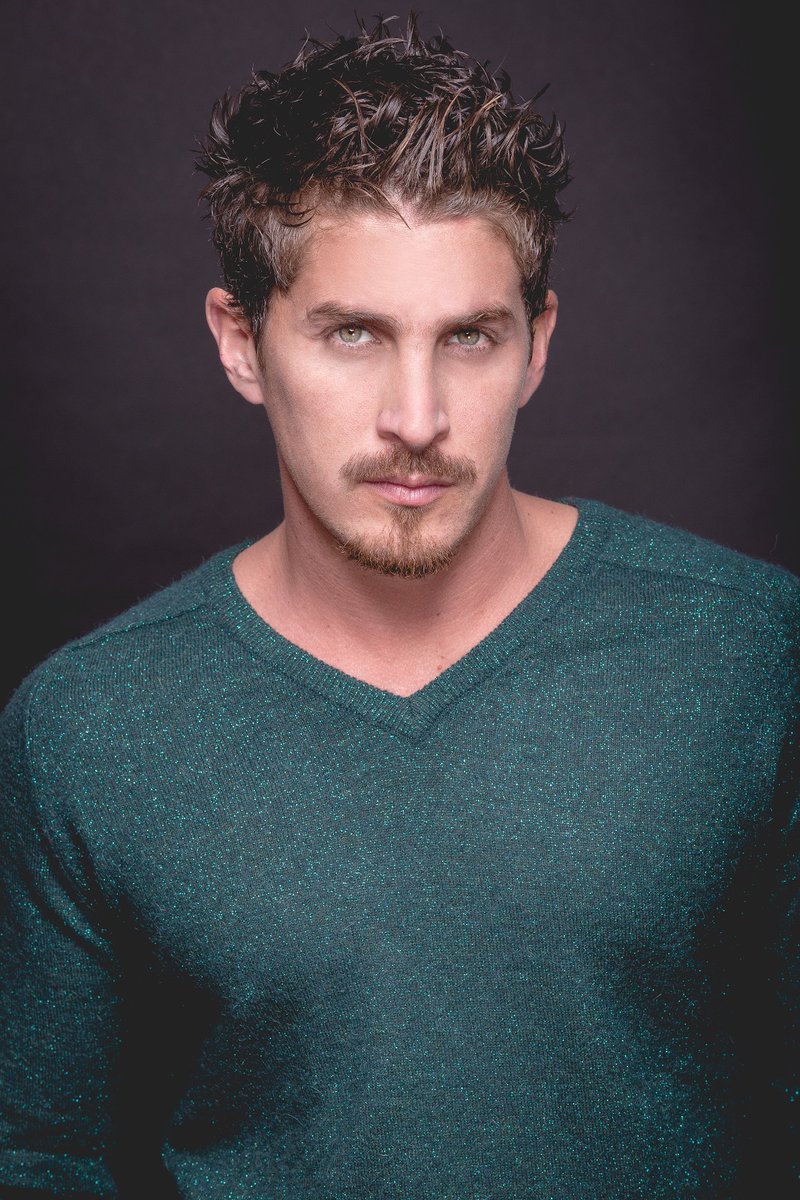 ProvizionTv's tweet photo. Jonathan Islas estelariza la serie ‘Encerrados, una historia escrita en casa’ https://t.co/jRXGDNtXRB https://t.co/Ax4N93fASp