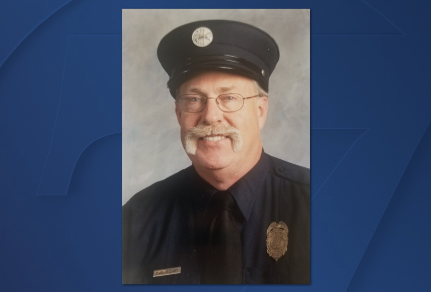 DenverChannel's tweet photo. A HERO RETURNS: Paul Cary, a Colorado paramedic volunteered to fight COVID-19 in NYC died while serving others.   Cary was a firefighter and paramedic of more than 30 years with the city of Aurora. https://t.co/nZ1gi10vFJ https://t.co/3xXtsXnia5