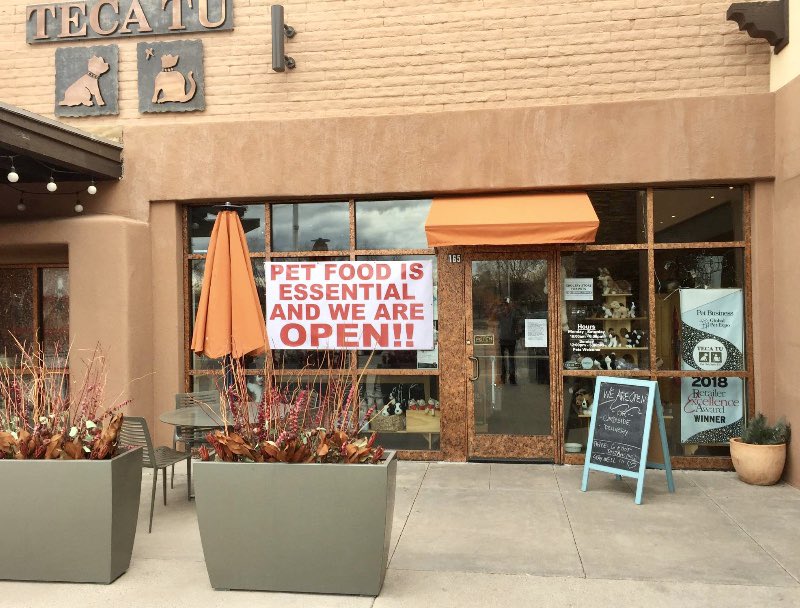 TecaTuSantaFe's tweet image. We are open! In-store, curbside pickup, or delivery through Fetch.com! We love you and your dogs and cats, Santa Fe! We appreciate the support you are giving us-thank you!
#CurbsideCatnip #DuckyWorld #bestcatnipever #fetchdelivery #thankyouessentialworkers #stayhome
